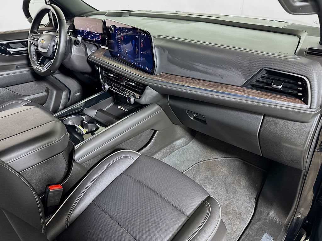 Certified 2025 Chevrolet Suburban Premier AWD/4WD image 29