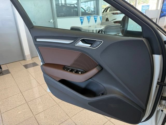 Used 2018 Audi A3 e-tron Premium FWD image 22