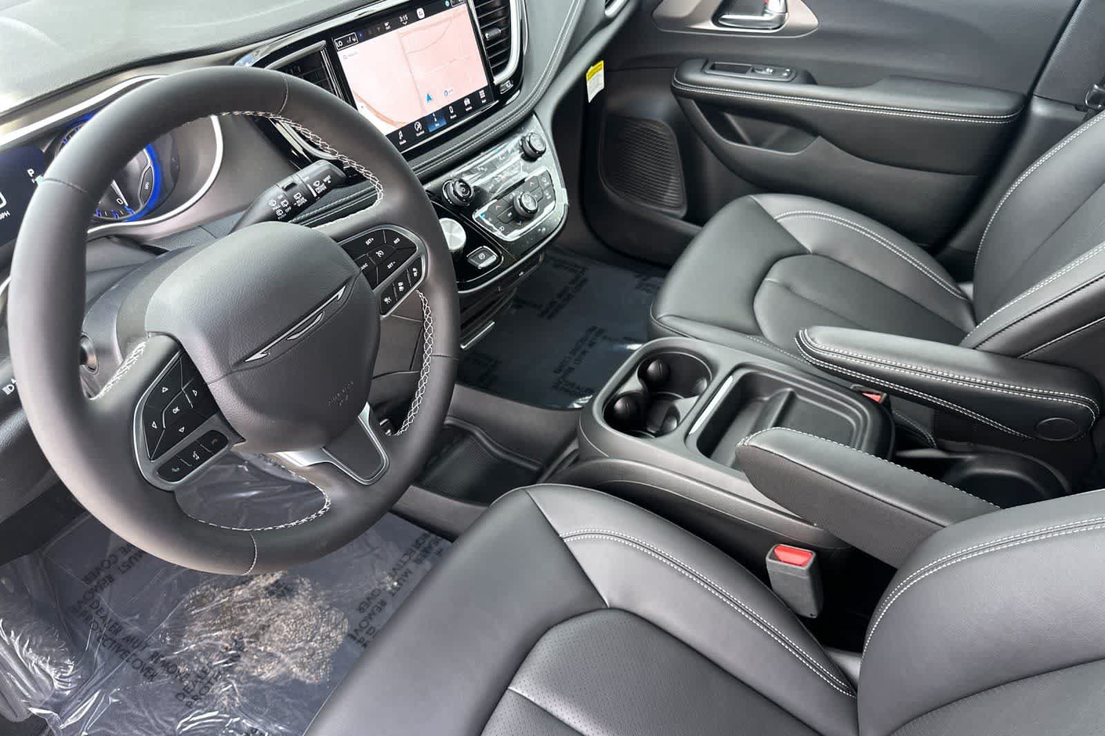 New 2027 Chrysler Pacifica Select w/ Family Tech Group AWD/4WD image 11