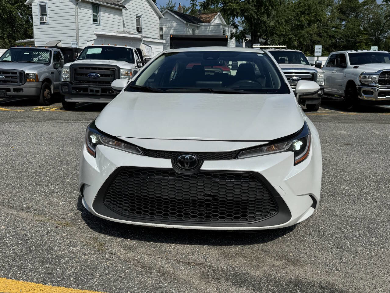 Used 2022 Toyota Corolla LE image 3