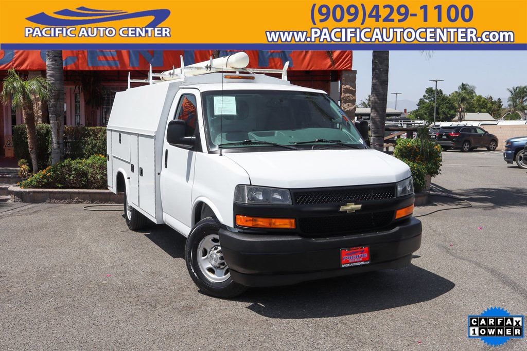 Used 2018 Chevrolet Express 3500 image 1