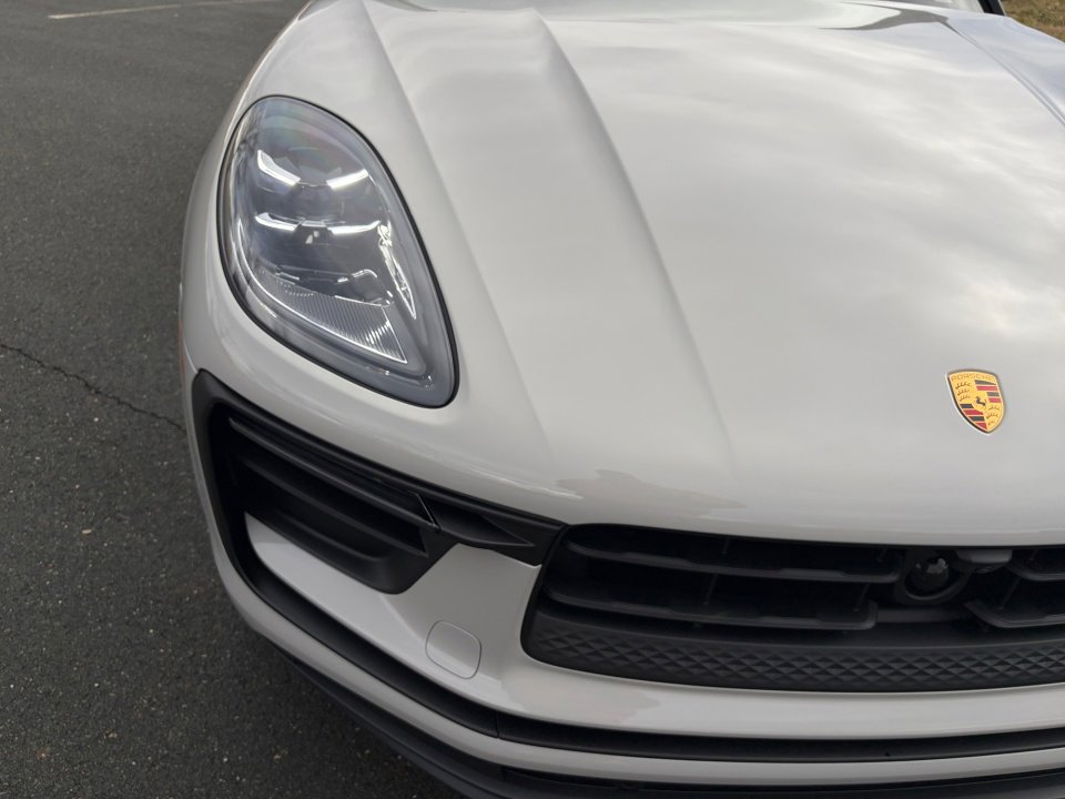 Certified 2026 Porsche Macan image 13