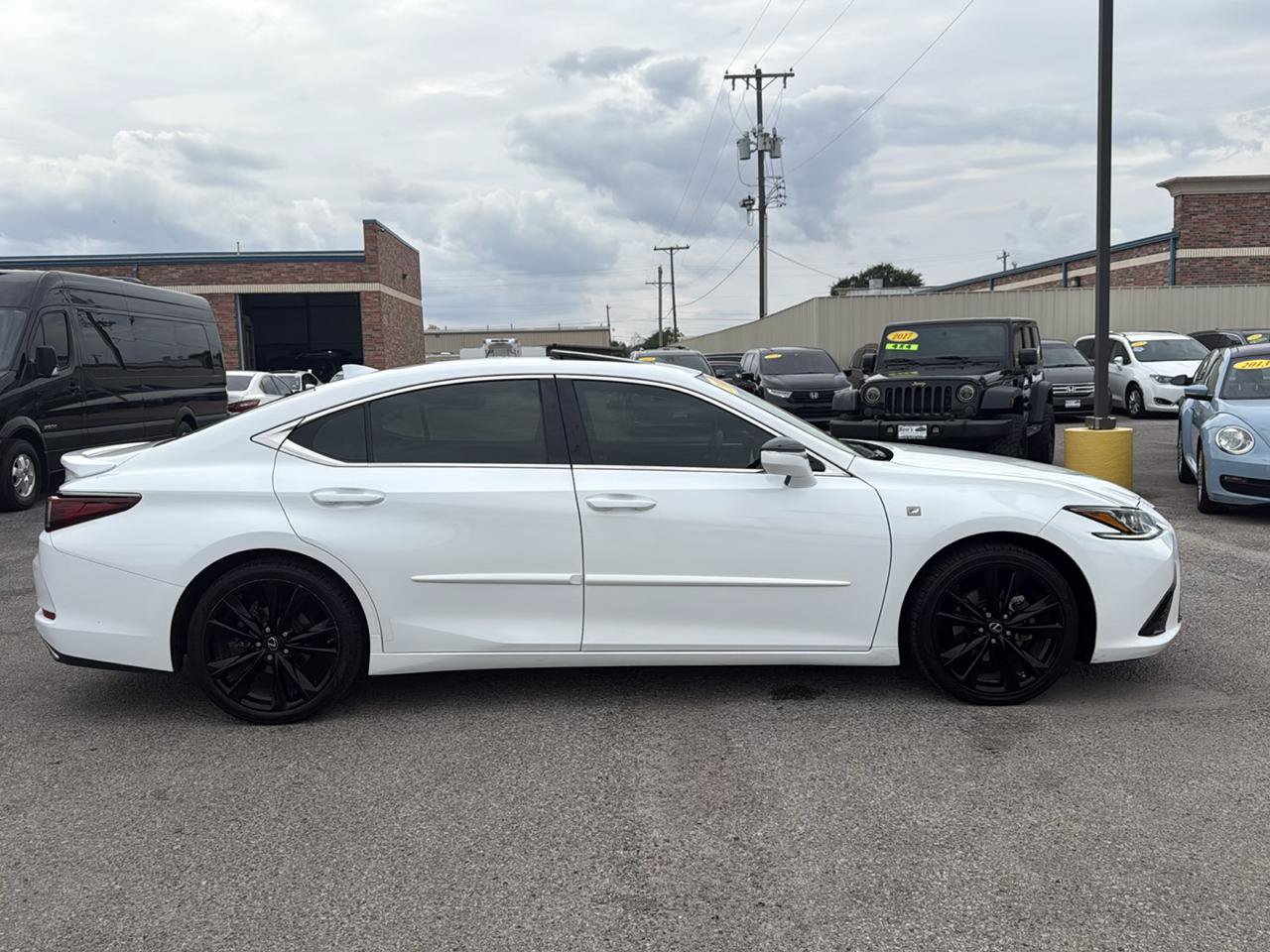 Used 2019 Lexus ES 350 F Sport w/ Accessory Package 2 FWD image 5