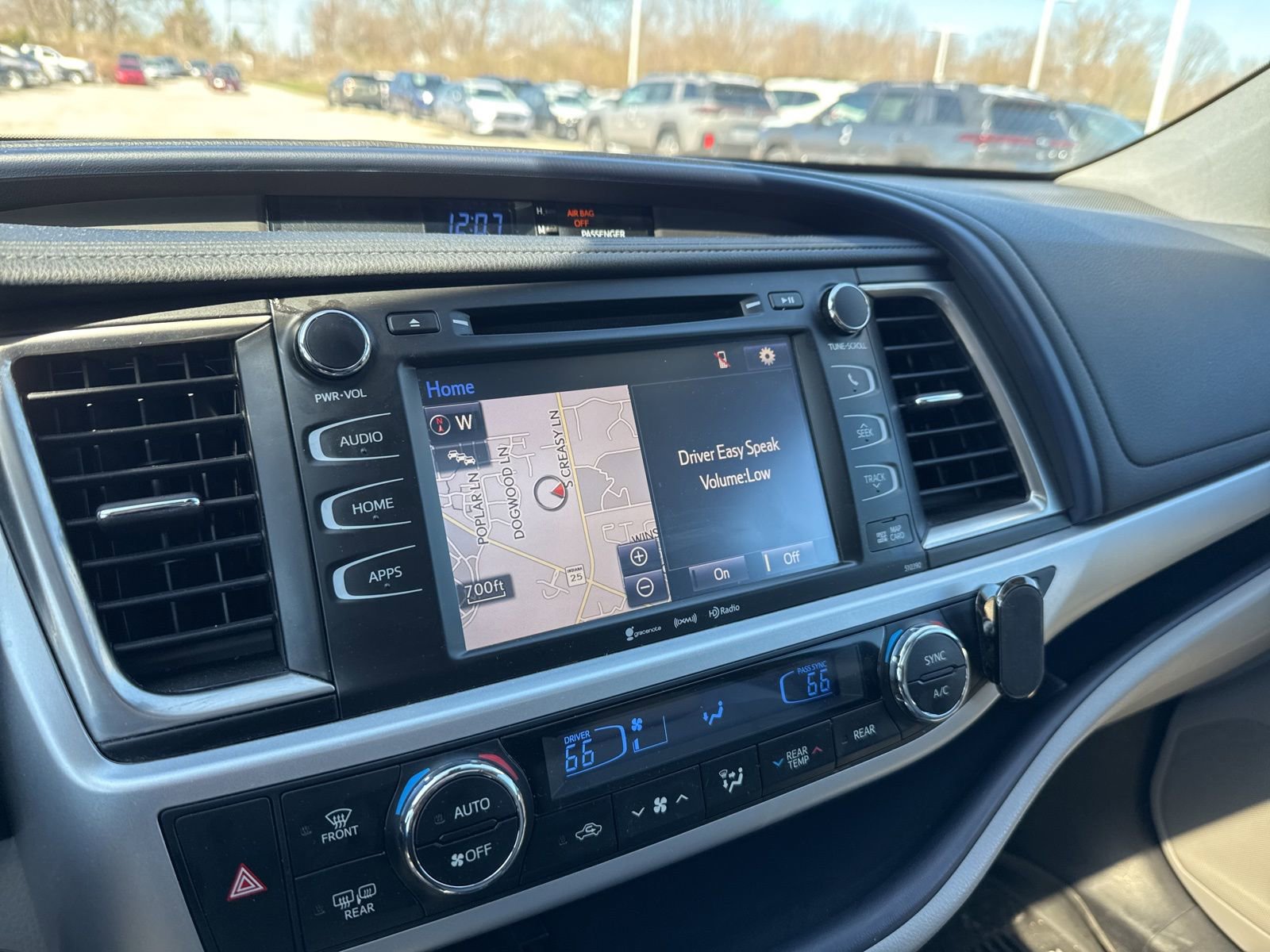 Used 2019 Toyota Highlander XLE image 16