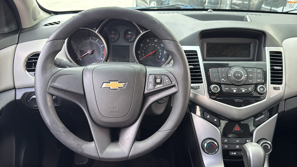 Used 2014 Chevrolet Cruze LS FWD image 28
