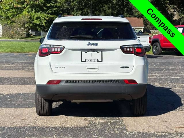 Used 2023 Jeep Compass Latitude AWD/4WD image 33