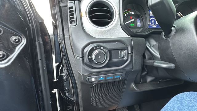 Used 2025 Jeep Wrangler Unlimited Sahara image 15