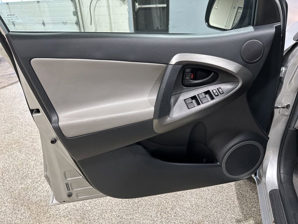 Used 2012 Toyota RAV4 Limited image 14