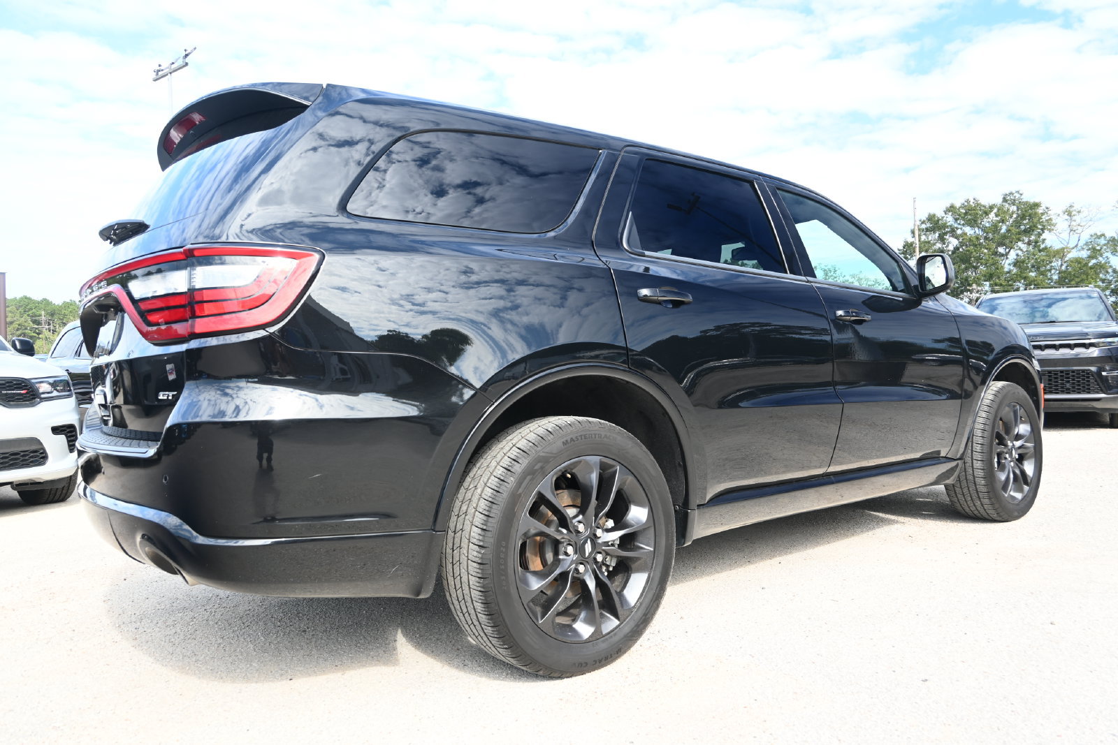 Used 2025 Dodge Durango GT AWD/4WD image 2