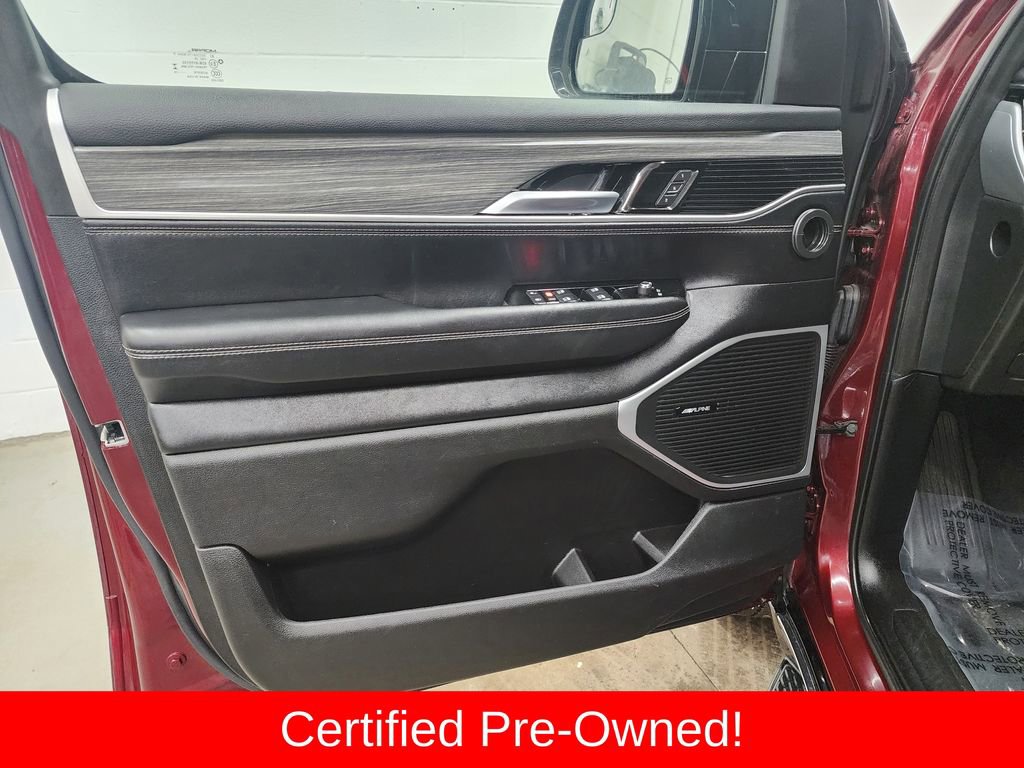 Certified 2024 Jeep Wagoneer Series II w/ Flexible Seating Group image 9