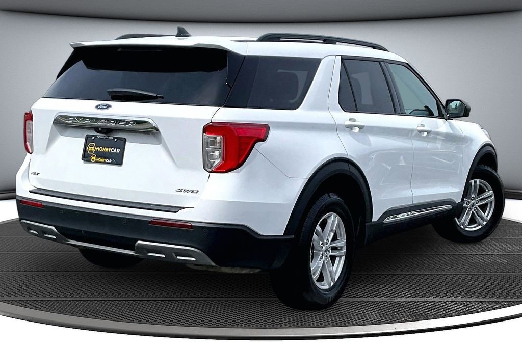 Used 2023 Ford Explorer XLT w/ Equipment Group 202A image 6