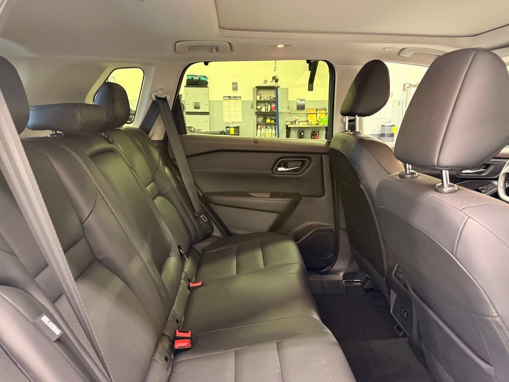 Used 2023 Nissan Rogue SV w/ SV Premium B Package AWD/4WD image 27