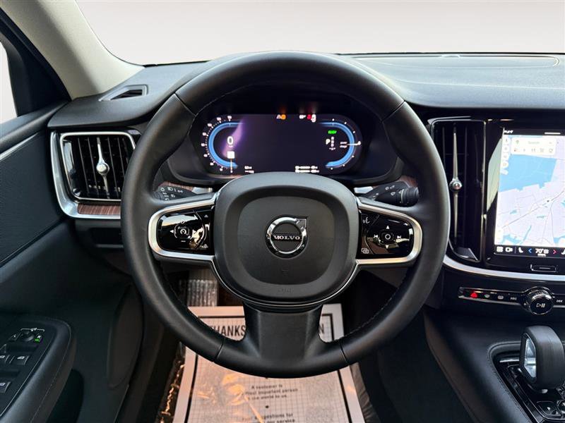 Used 2023 Volvo S60 T8 Plus image 13