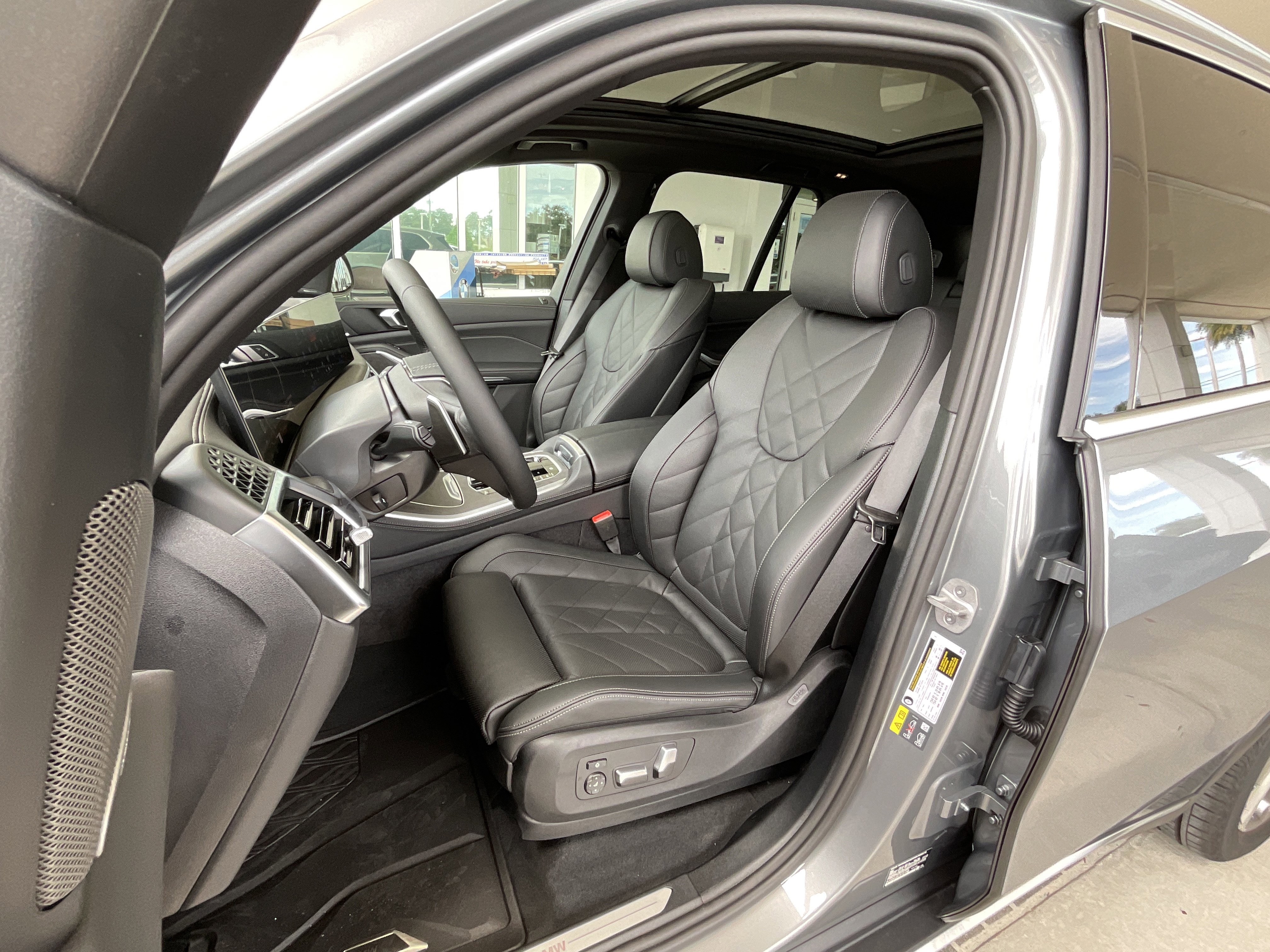 New 2026 BMW X5 xDrive50e w/ Premium Package AWD/4WD image 12