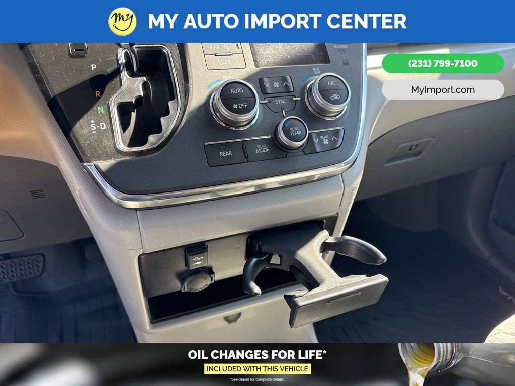 Used 2019 Toyota Sienna LE image 21