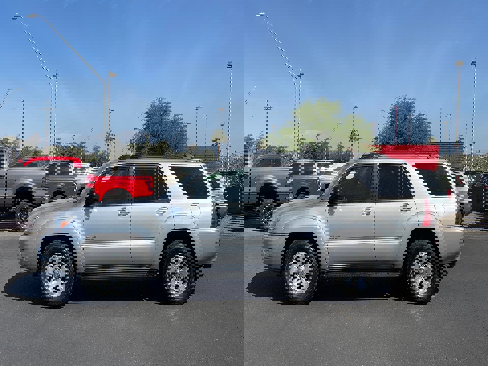 Used 2004 Toyota 4Runner SR5 AWD/4WD image 2