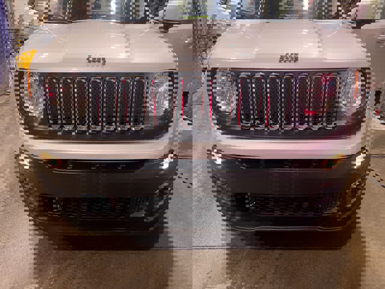 Used 2015 Jeep Renegade Latitude image 29