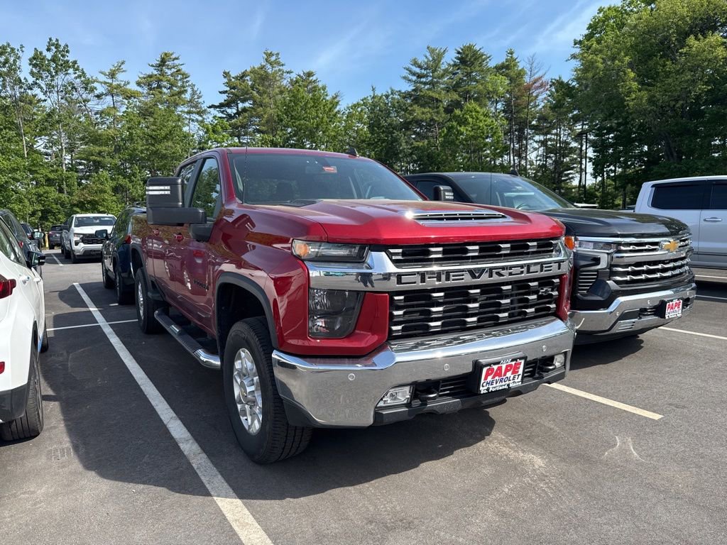 Used 2022 Chevrolet Silverado 3500 LT w/ Convenience Package AWD/4WD image 2