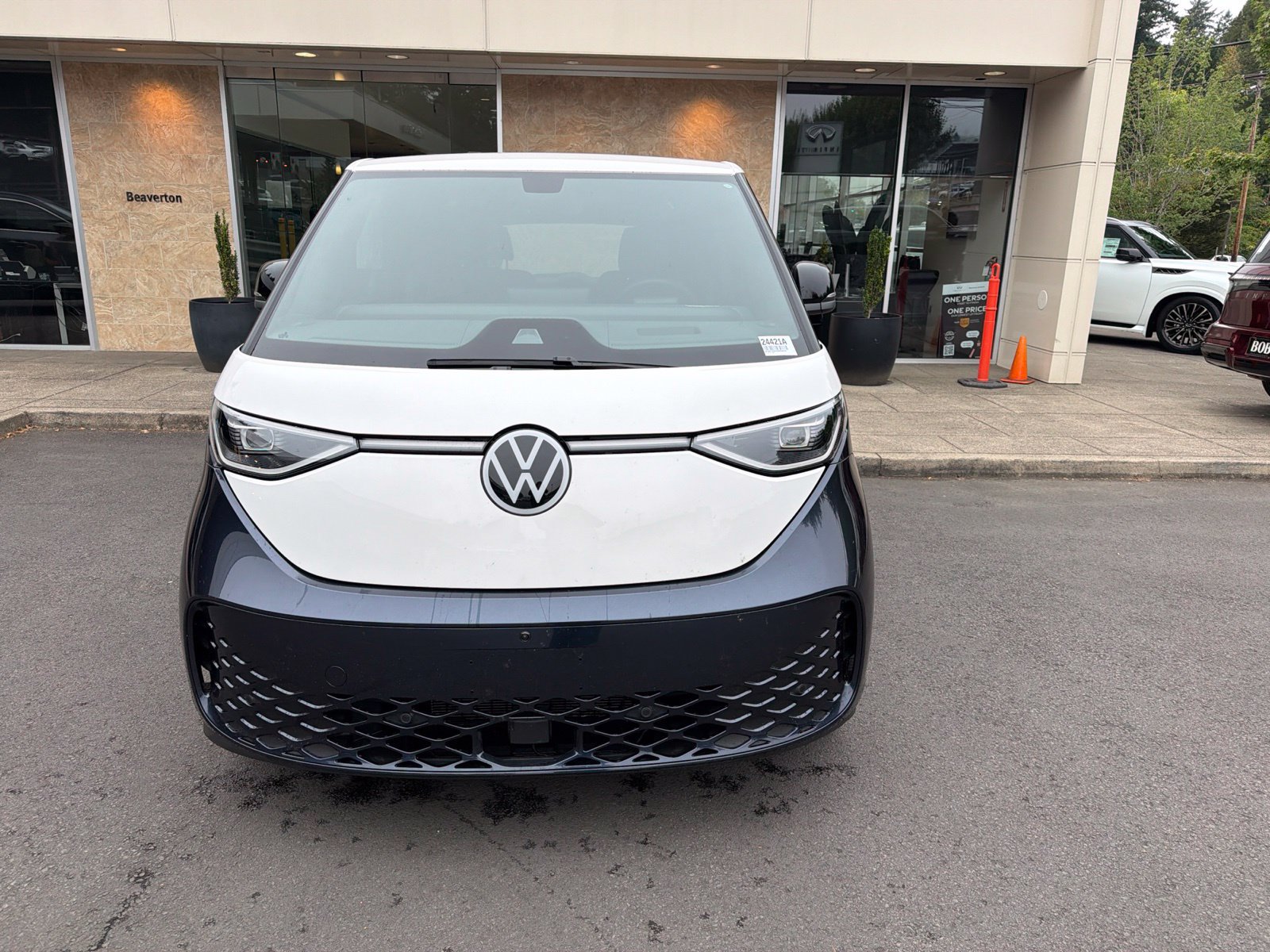 Used 2025 Volkswagen ID. Buzz Pro S Plus AWD/4WD image 2