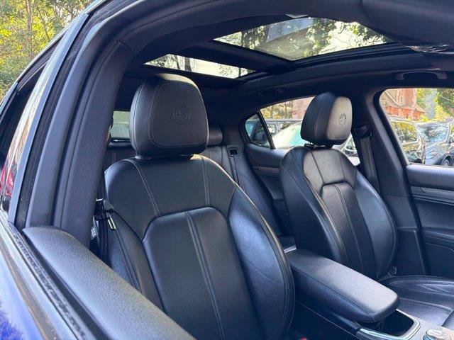Used 2023 Alfa Romeo Stelvio Ti AWD/4WD image 17