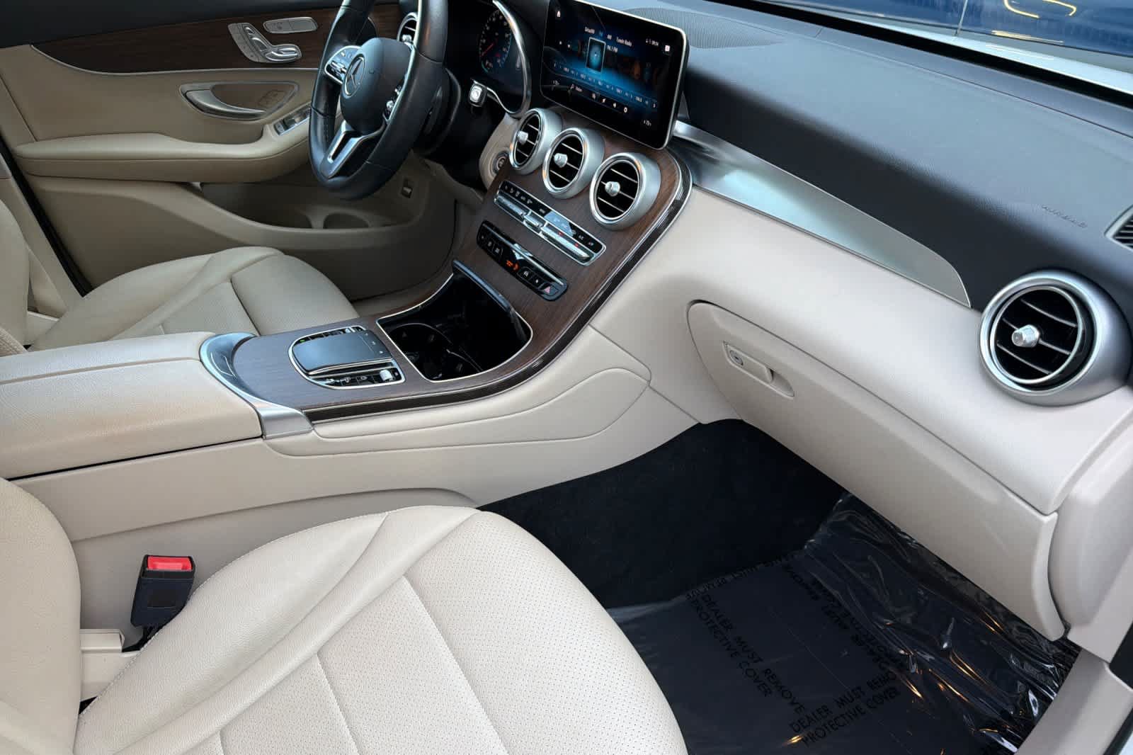 Used 2022 Mercedes-Benz GLC 300 4MATIC image 17
