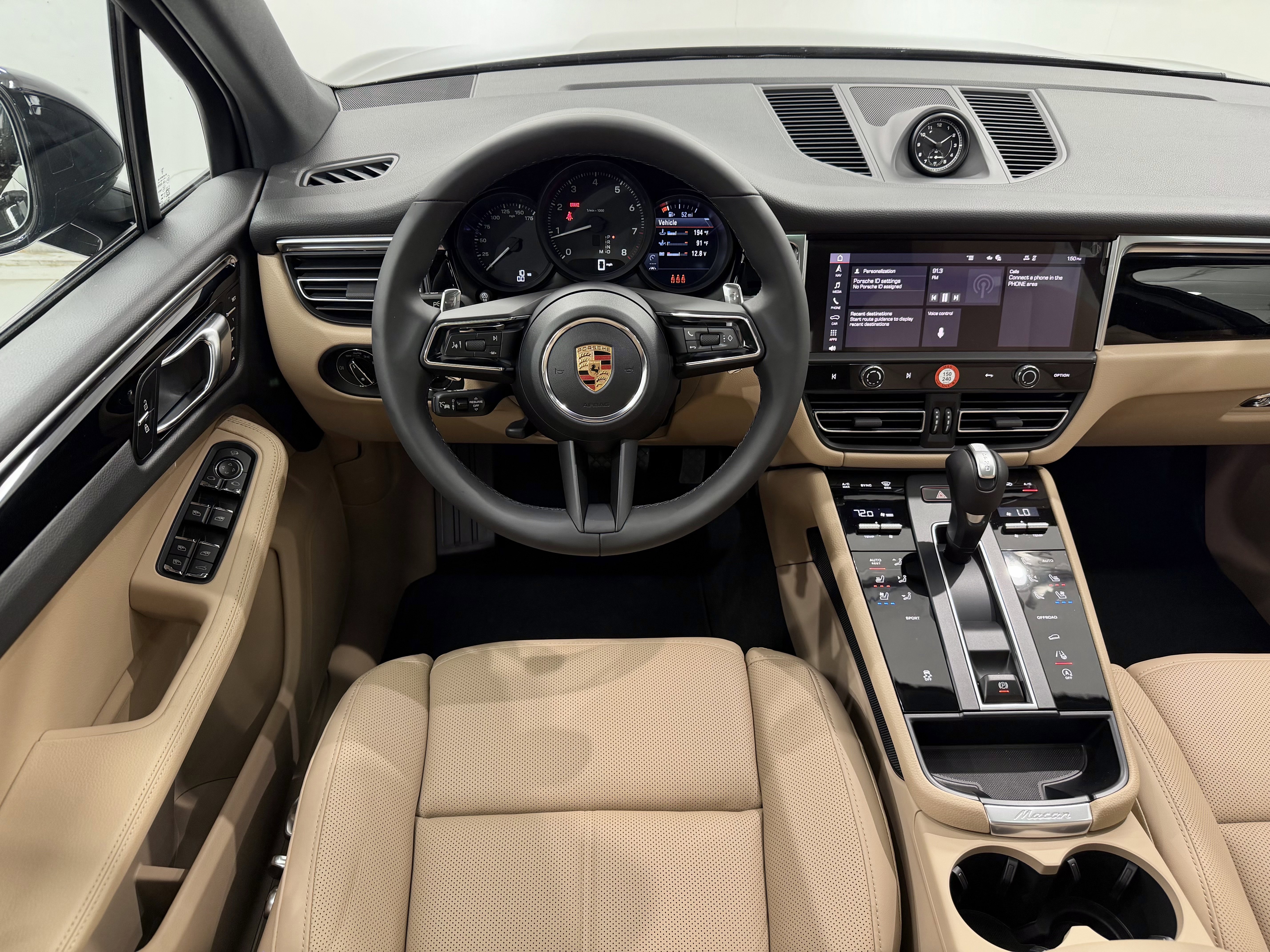 New 2026 Porsche Macan image 25