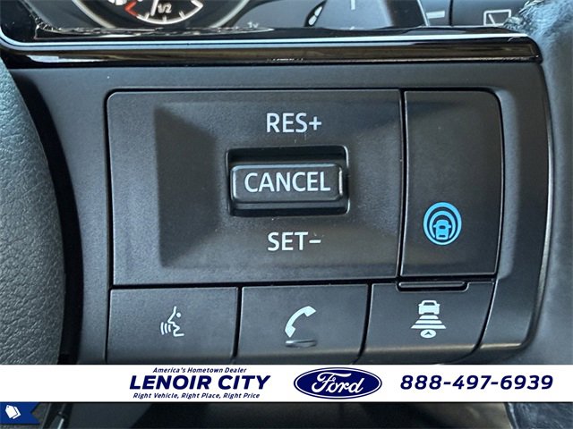 Used 2022 Nissan Pathfinder SV w/ SV Premium Package image 27