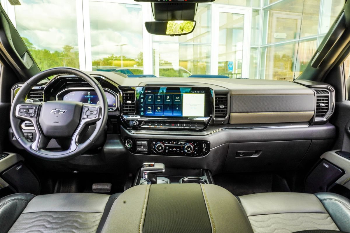Used 2024 Chevrolet Silverado 1500 ZR2 w/ Technology Package AWD/4WD image 5