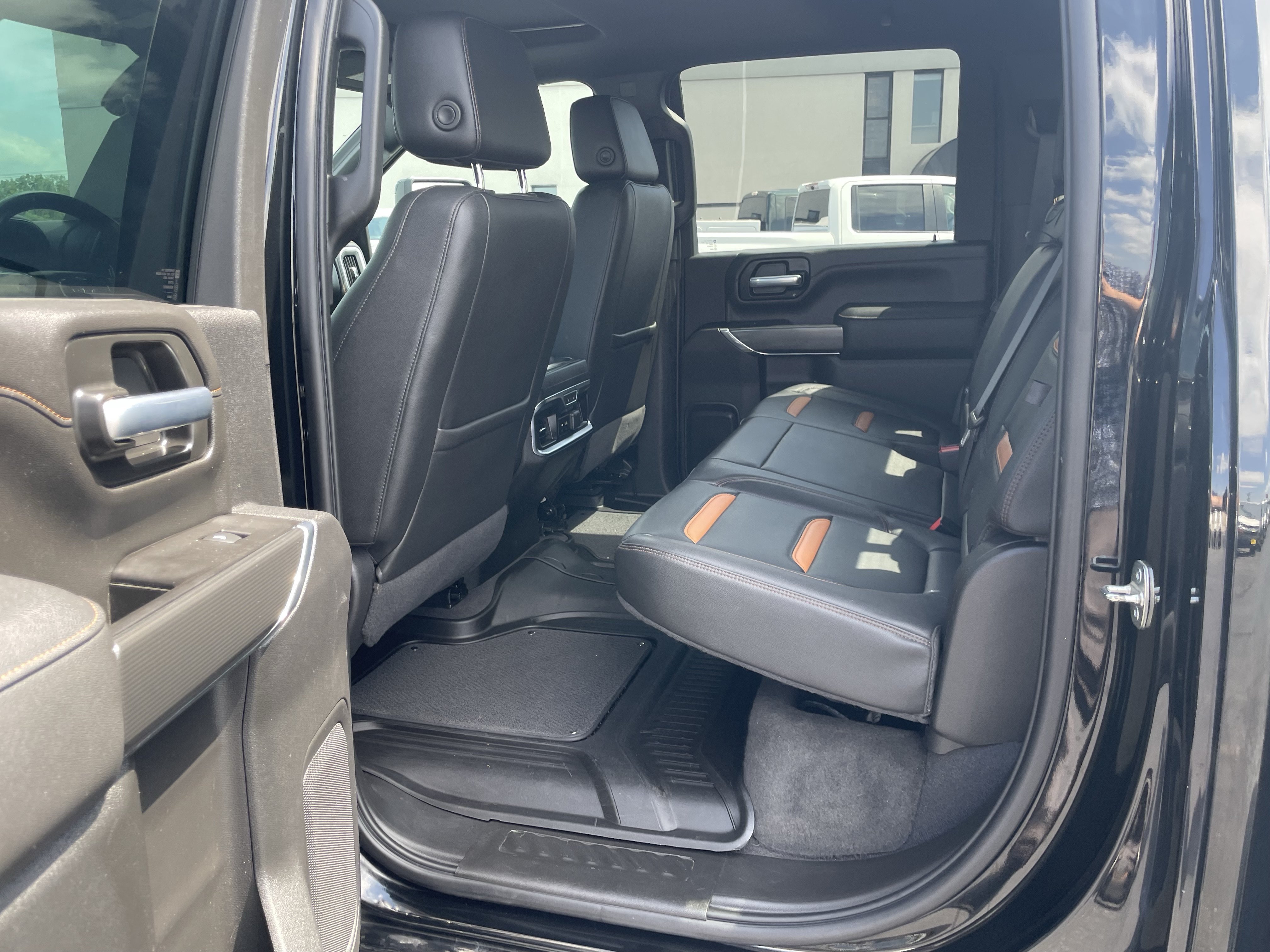 Used 2021 GMC Sierra 2500 AT4 w/ AT4 Preferred Package AWD/4WD image 32