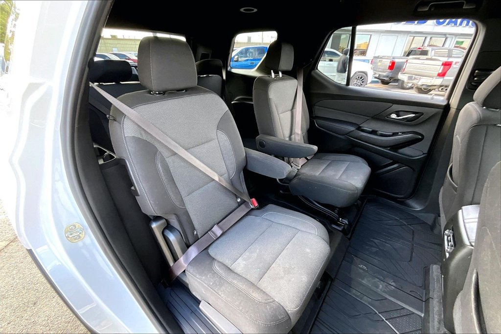 Used 2023 Chevrolet Traverse LT FWD image 24