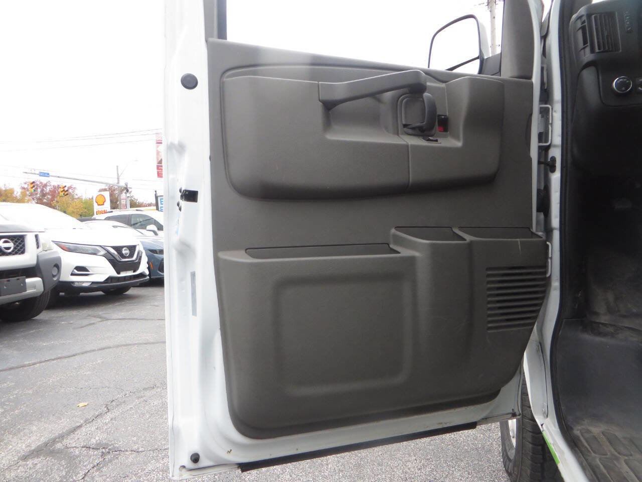 Used 2021 Chevrolet Express 2500 Extended w/ Driver Convenience Package image 32