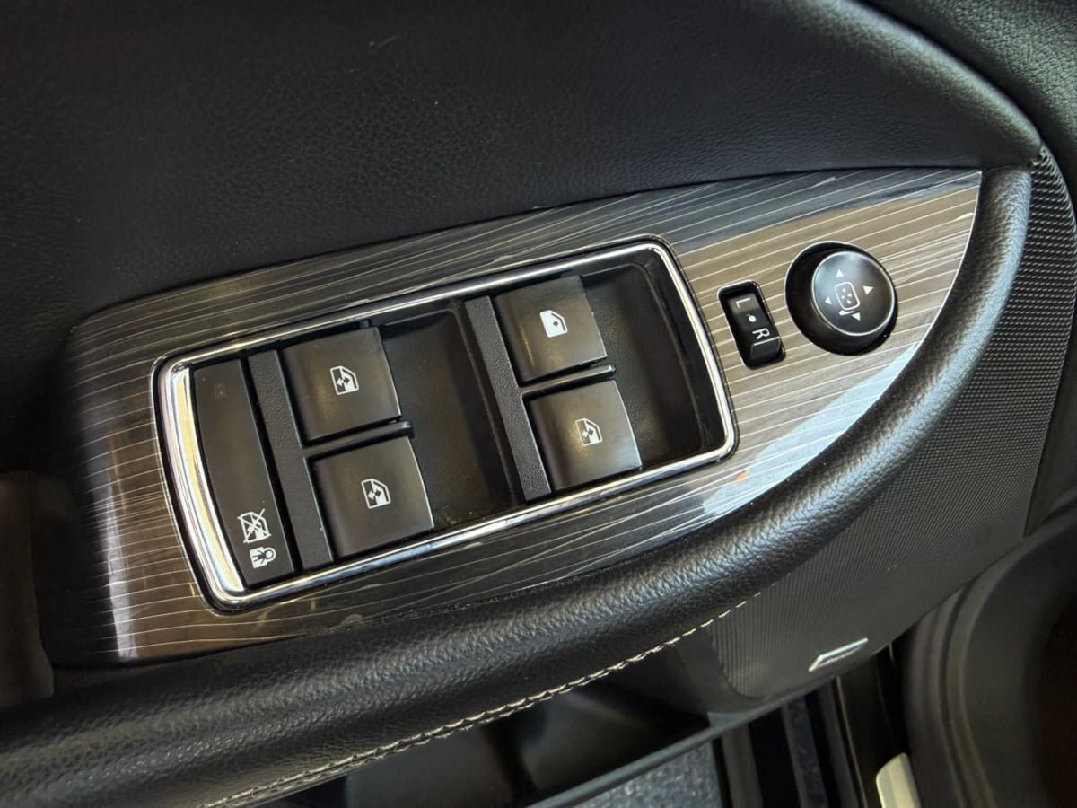 Used 2016 Chevrolet Impala LTZ FWD image 35