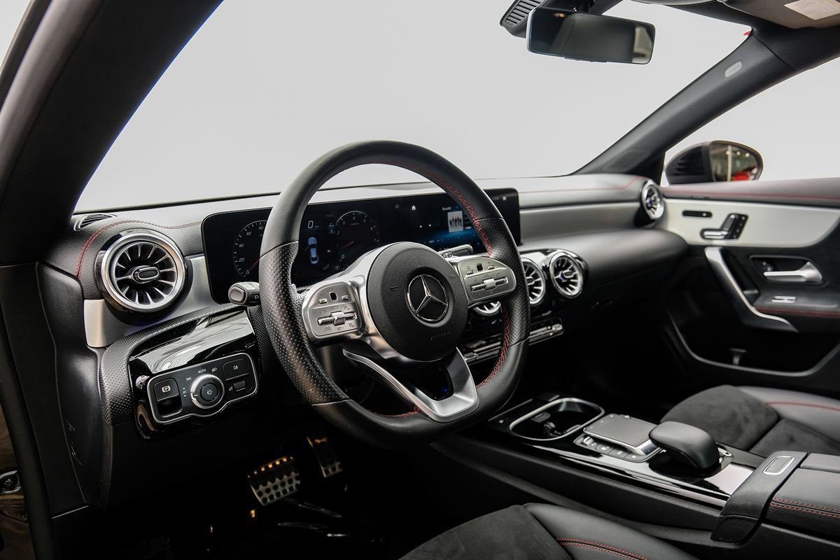 Used 2023 Mercedes-Benz CLA 250 image 3