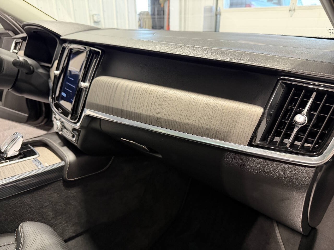 Used 2022 Volvo S90 B6 Inscription w/ Advanced Package AWD/4WD image 27