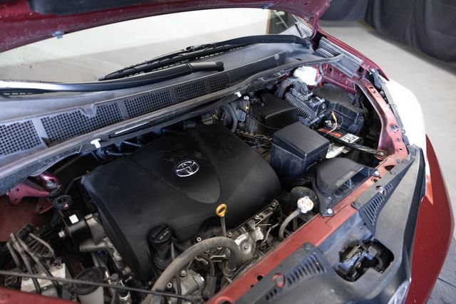 Used 2020 Toyota Sienna L FWD image 25