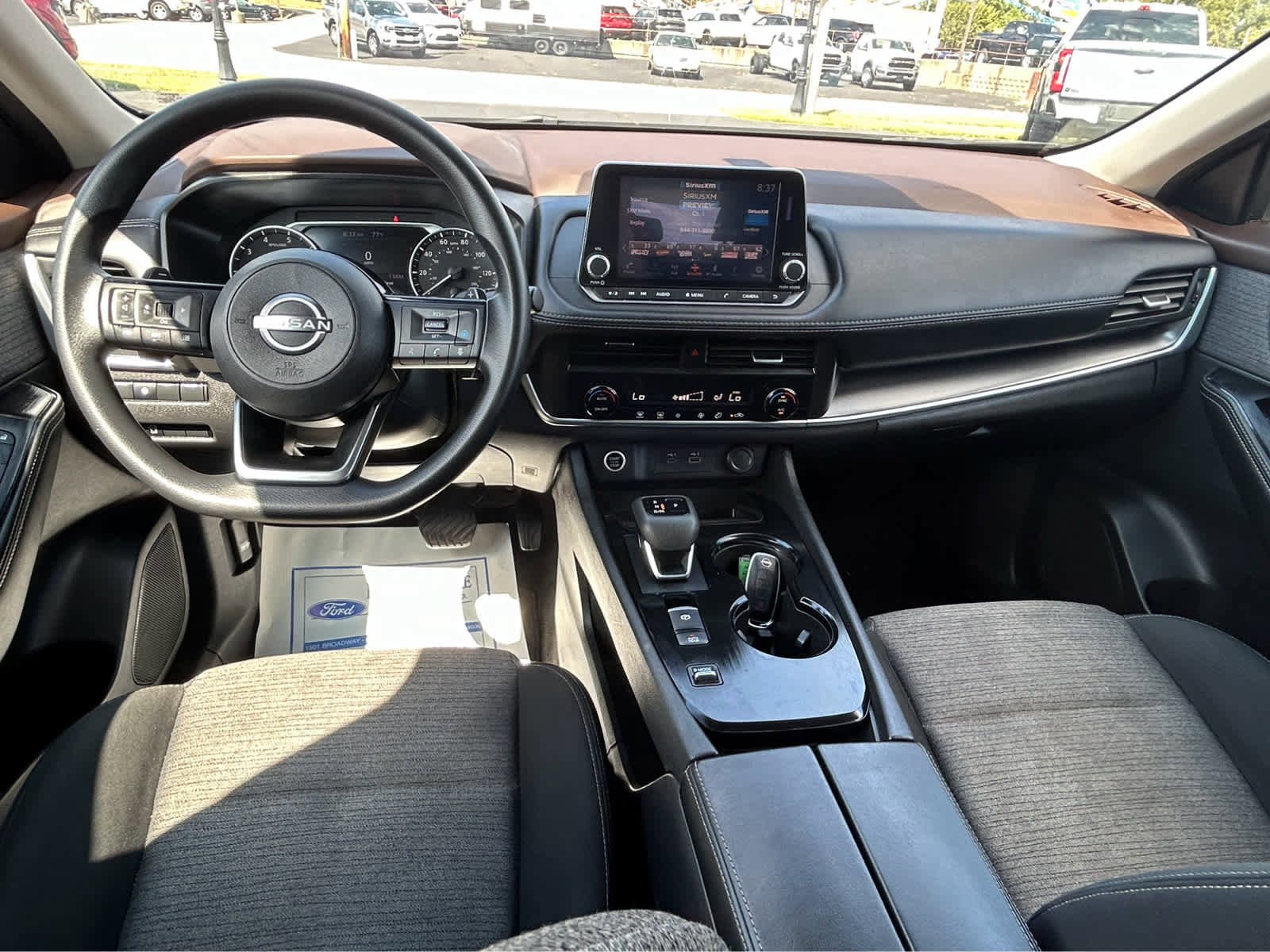 Used 2023 Nissan Rogue SV image 11