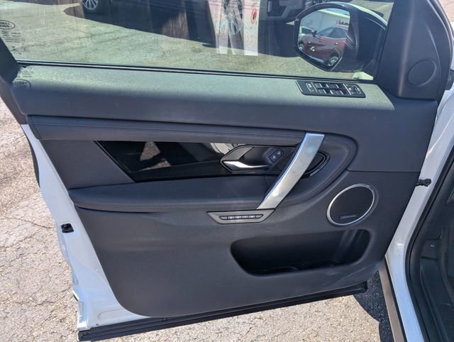 Used 2023 Land Rover Discovery Sport SE image 14