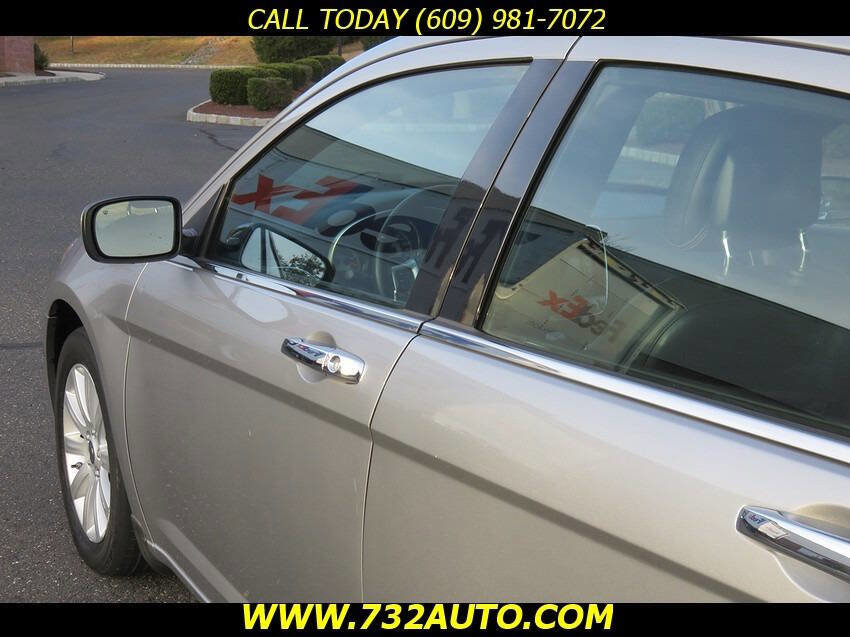 Used 2014 Chrysler 200 Limited w/ Sun/Sound Group FWD image 26