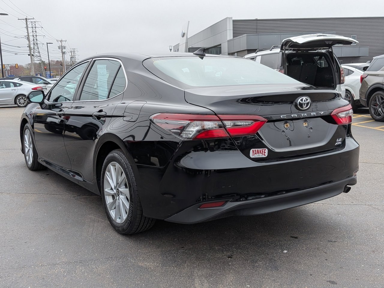 Used 2021 Toyota Camry LE w/ Carpet Mat Package (TMS) AWD/4WD image 6