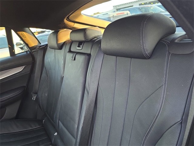 Used 2019 BMW X6 sDrive35i w/ M Sport Package image 13