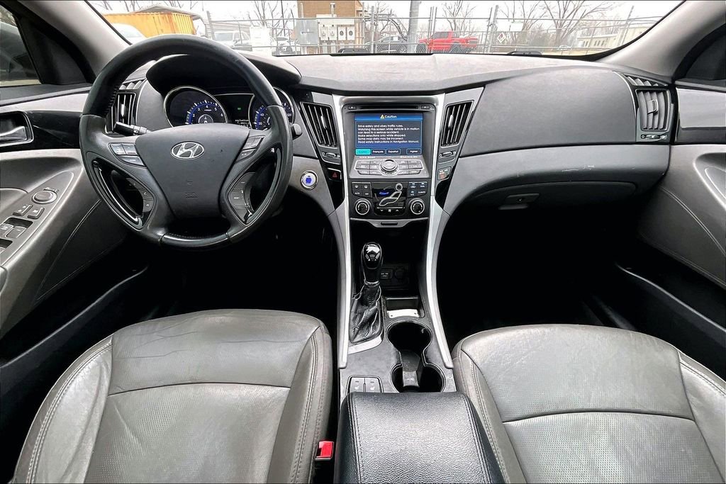 Used 2013 Hyundai Sonata Limited w/ Premium Pkg image 19