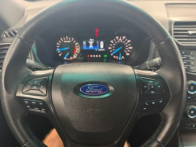 Used 2017 Ford Explorer XLT w/ Class II Trailer Tow Package AWD/4WD image 6