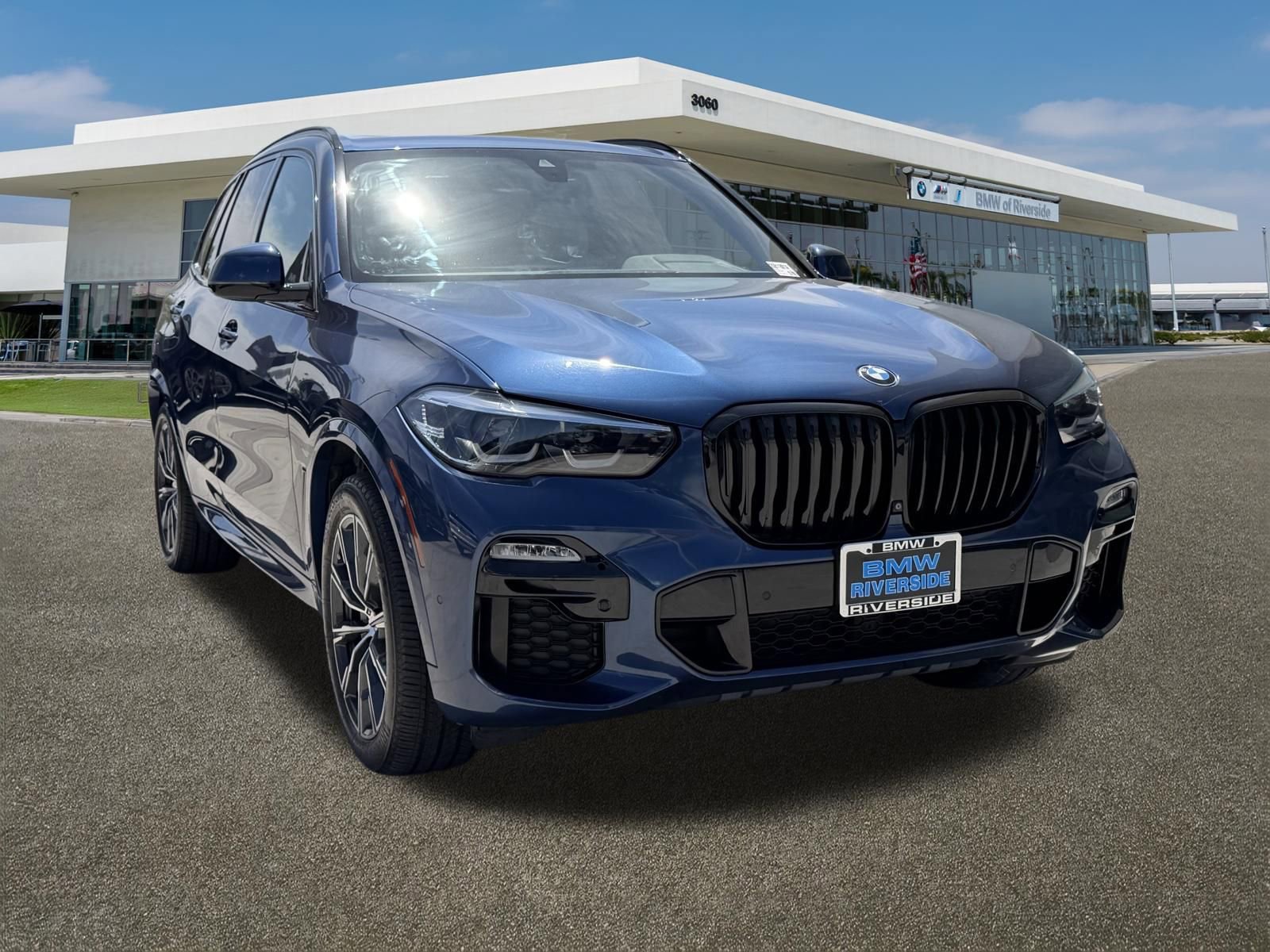 Certified 2021 BMW X5 xDrive45e w/ M Sport Package AWD/4WD image 2