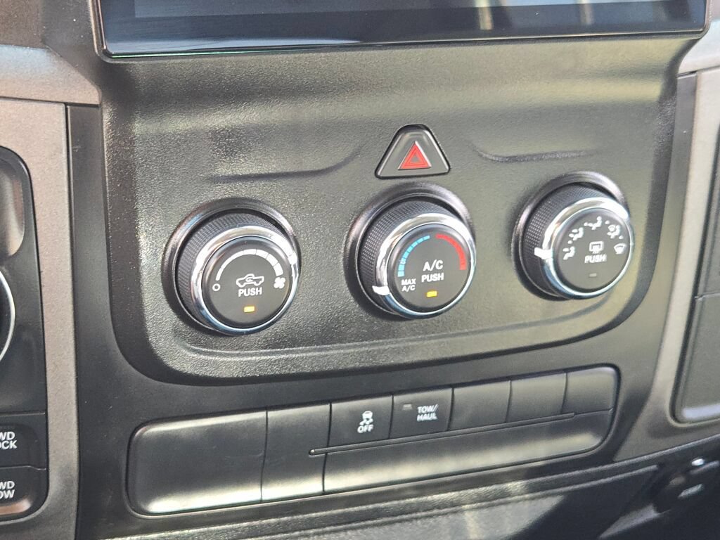 Certified 2018 RAM 1500 Express AWD/4WD image 29