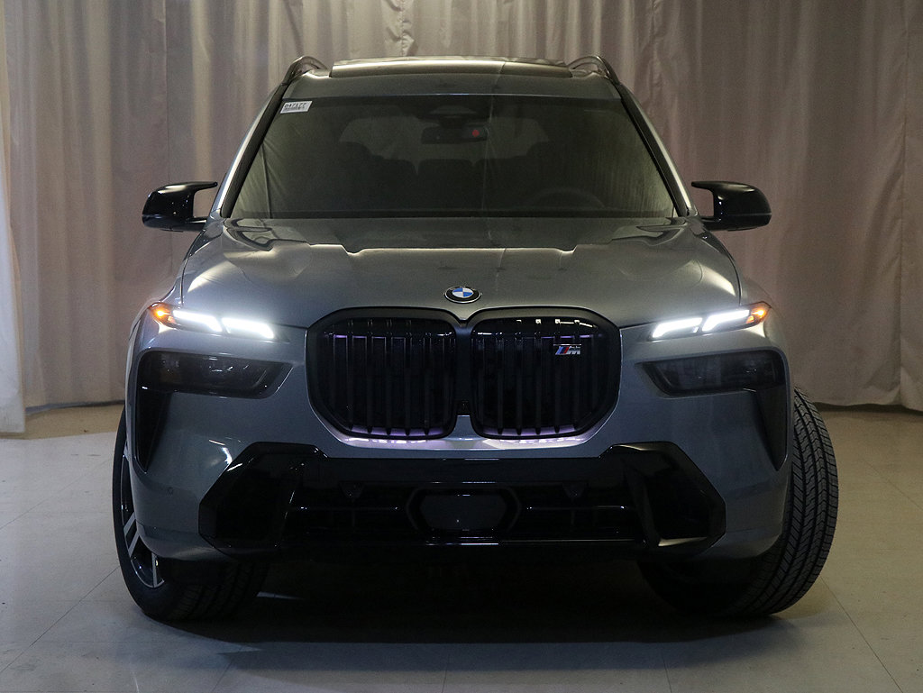 New 2025 BMW X7 M60i w/ Executive Package image 5