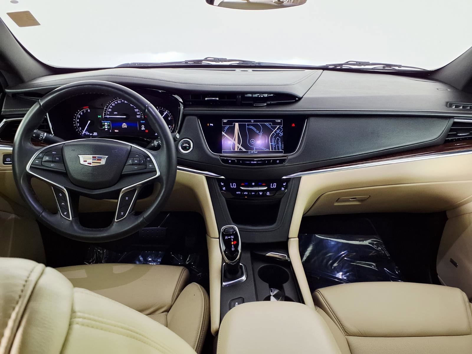 Used 2017 Cadillac XT5 Premium Luxury FWD image 14