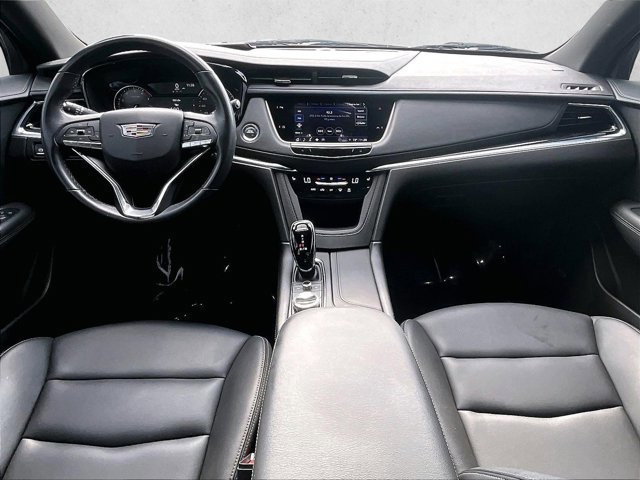 Used 2023 Cadillac XT6 Luxury image 16
