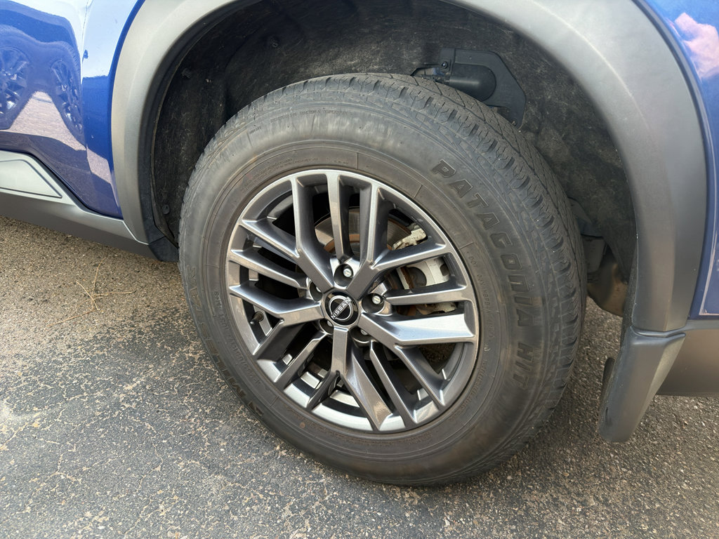 Used 2023 Nissan Rogue S image 9