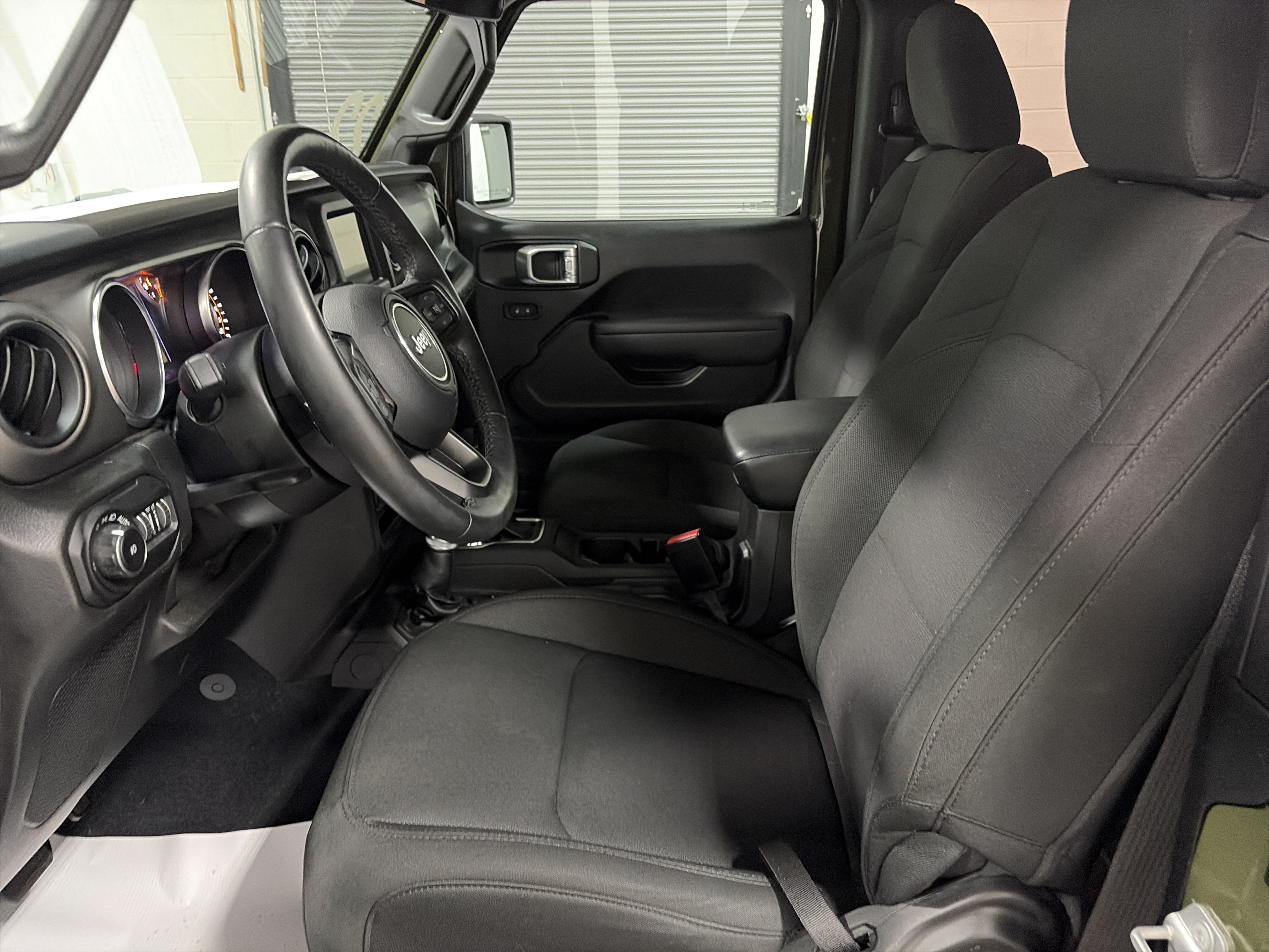 Used 2022 Jeep Wrangler Sport AWD/4WD image 12
