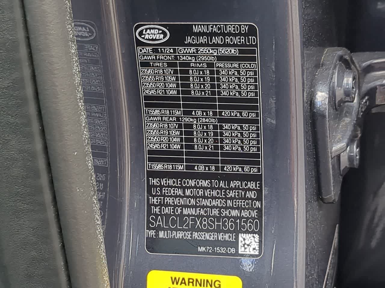Certified 2025 Land Rover Discovery Sport Dynamic SE AWD/4WD image 38